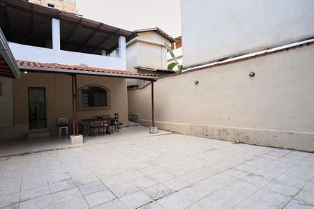 Casa para alugar com 180m², 2 quartos e 2 vagasÁrea externa
