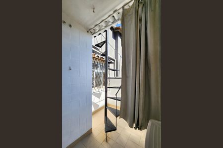 Casa de condomínio para alugar com 60m², 2 quartos e 1 vagaÁrea de Serviço 