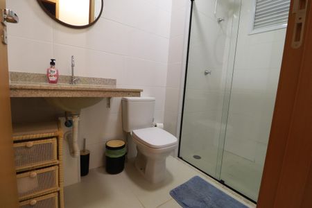 Apartamento para alugar com 72m², 2 quartos e 2 vagasBanheiro social 