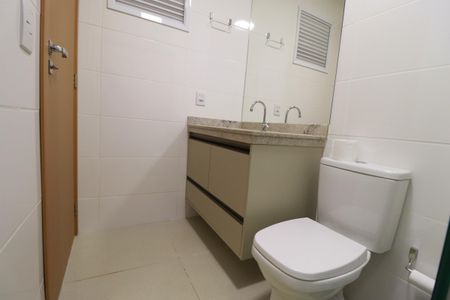 Apartamento para alugar com 72m², 2 quartos e 2 vagasBanheiro suite 