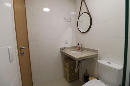 Apartamento para alugar com 72m², 2 quartos e 2 vagasBanheiro social 