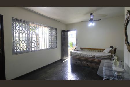 Casa de Condomínio para alugar com 2 quartos, 75m² em Parque Burle, Cabo Frio