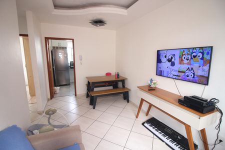 Sala de apartamento para alugar com 2 quartos, 60m² em Novo Riacho, Contagem