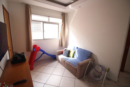 Sala de apartamento para alugar com 2 quartos, 60m² em Novo Riacho, Contagem