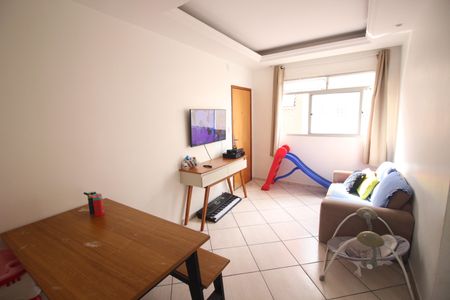 Sala de apartamento para alugar com 2 quartos, 60m² em Novo Riacho, Contagem