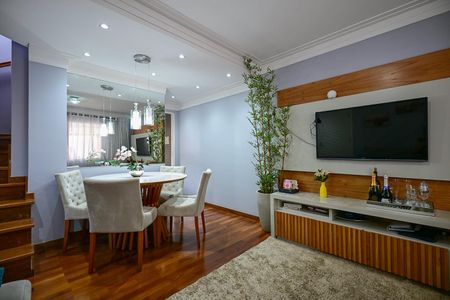 Sala de casa de condomínio para alugar com 2 quartos, 123m² em Parque das Cigarreiras, Taboão da Serra