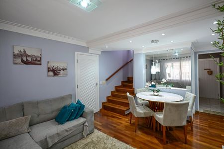 Casa de condomínio para alugar com 123m², 2 quartos e 2 vagasSala