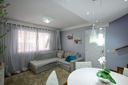 Sala de casa de condomínio para alugar com 2 quartos, 123m² em Parque das Cigarreiras, Taboão da Serra