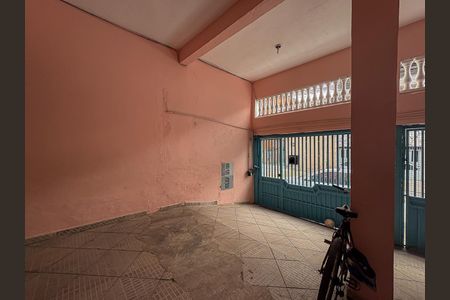 Casa para alugar com 82m², 2 quartos e 1 vagaÁrea comum - Garagem