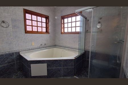 Casa para alugar com 250m², 3 quartos e 3 vagas
