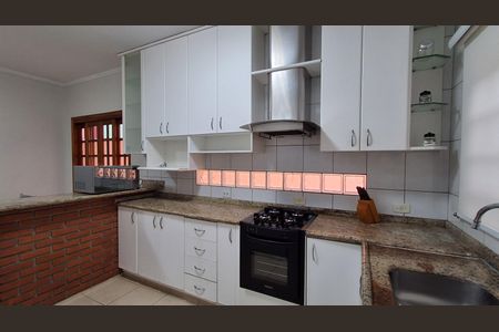 Casa para alugar com 250m², 3 quartos e 3 vagas