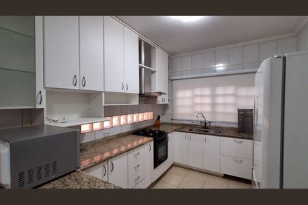 Casa para alugar com 250m², 3 quartos e 3 vagas