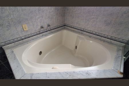 Casa para alugar com 250m², 3 quartos e 3 vagas