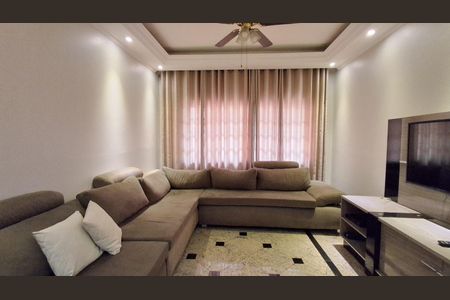 Casa para alugar com 250m², 3 quartos e 3 vagas