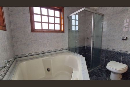 Casa para alugar com 250m², 3 quartos e 3 vagas