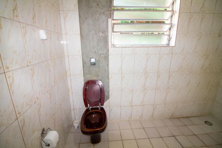 Casa à venda com 427m², 3 quartos e 4 vagasBanheiro 1