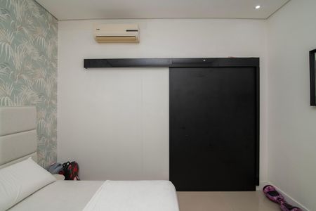 Casa de condomínio para alugar com 560m², 4 quartos e 5 vagas Casa de condomínio para alugar com 560m², 4 quartos e 5 vagasQuarto 3