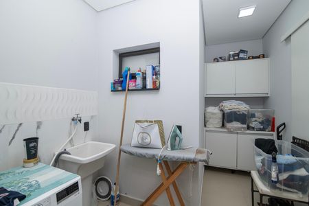 Casa de condomínio para alugar com 560m², 4 quartos e 5 vagas Casa de condomínio para alugar com 560m², 4 quartos e 5 vagasÁrea de Serviço