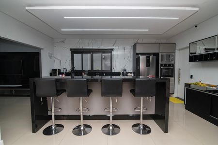 Casa de condomínio para alugar com 560m², 4 quartos e 5 vagas Casa de condomínio para alugar com 560m², 4 quartos e 5 vagasCozinha