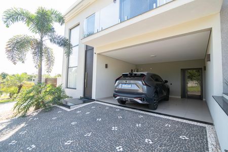 Casa de condomínio para alugar com 560m², 4 quartos e 5 vagas Casa de condomínio para alugar com 560m², 4 quartos e 5 vagasGaragem