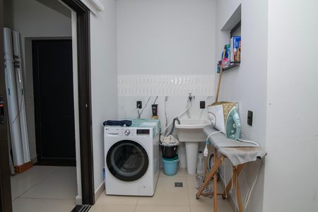 Casa de condomínio para alugar com 560m², 4 quartos e 5 vagas Casa de condomínio para alugar com 560m², 4 quartos e 5 vagasÁrea de Serviço