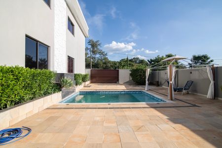 Casa de condomínio para alugar com 560m², 4 quartos e 5 vagas Casa de condomínio para alugar com 560m², 4 quartos e 5 vagasPiscina