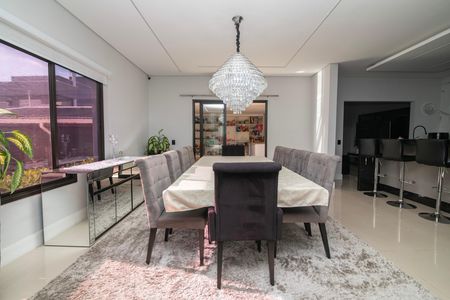 Casa de condomínio para alugar com 560m², 4 quartos e 5 vagas Casa de condomínio para alugar com 560m², 4 quartos e 5 vagasSala de Jantar