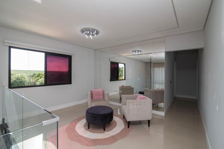 Casa de condomínio para alugar com 560m², 4 quartos e 5 vagas Casa de condomínio para alugar com 560m², 4 quartos e 5 vagasHall Superior