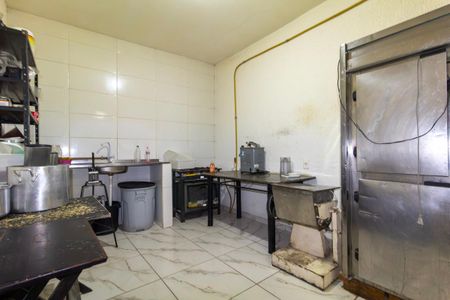 Casa para alugar com 350m², 5 quartos e 2 vagas