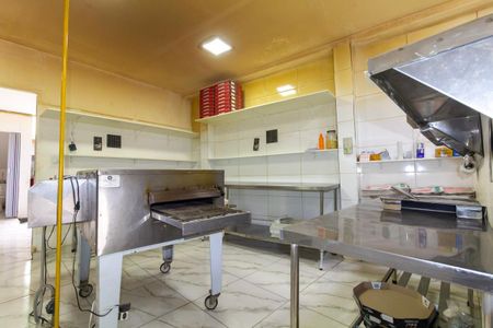 Casa para alugar com 350m², 5 quartos e 2 vagas