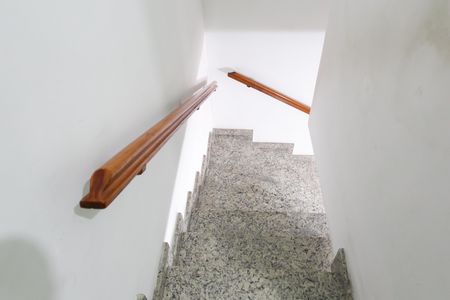 Casa à venda com 200m², 2 quartos e 1 vagaEscada 