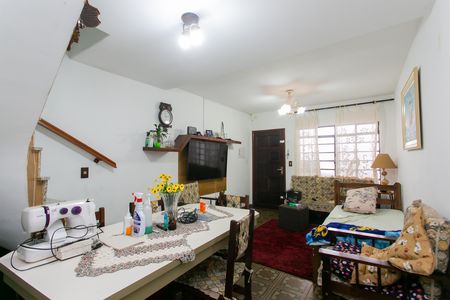 Casa à venda com 200m², 2 quartos e 1 vagaSala