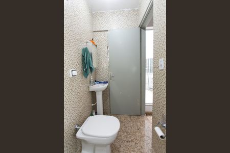 Casa à venda com 200m², 2 quartos e 1 vagaBanheiro 2 