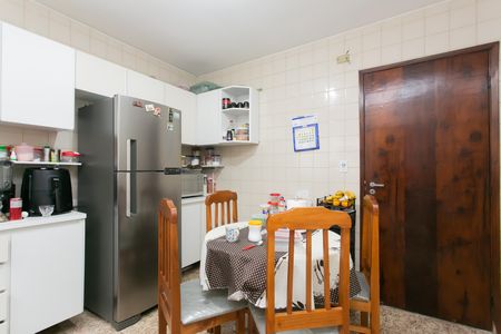Casa à venda com 200m², 2 quartos e 1 vagaCozinha 