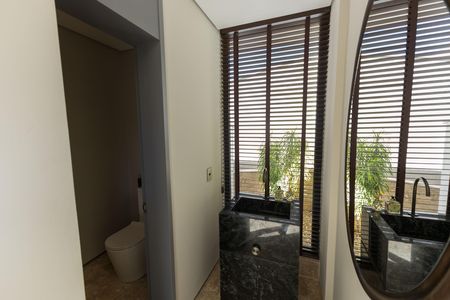 Casa de condomínio à venda com 650m², 4 quartos e 4 vagas Casa de condomínio à venda com 650m², 4 quartos e 4 vagasLavabo
