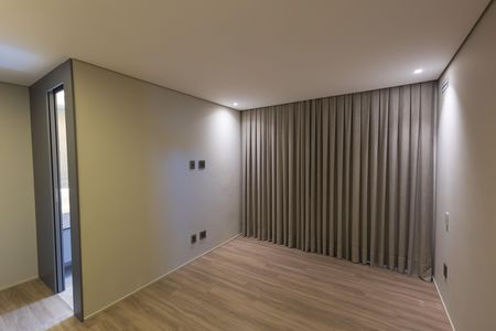 Casa de condomínio à venda com 650m², 4 quartos e 4 vagas Casa de condomínio à venda com 650m², 4 quartos e 4 vagasSuíte 3