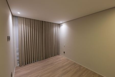 Casa de condomínio à venda com 650m², 4 quartos e 4 vagas Casa de condomínio à venda com 650m², 4 quartos e 4 vagasSuíte 2
