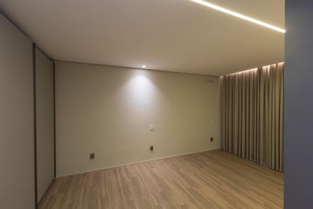 Casa de condomínio à venda com 650m², 4 quartos e 4 vagas Casa de condomínio à venda com 650m², 4 quartos e 4 vagasSuíte 4