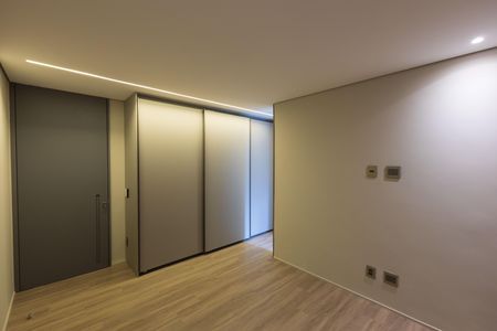 Casa de condomínio à venda com 650m², 4 quartos e 4 vagas Casa de condomínio à venda com 650m², 4 quartos e 4 vagasSuíte 3