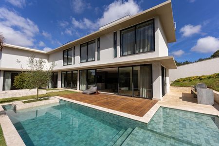 Casa de condomínio à venda com 650m², 4 quartos e 4 vagas Casa de condomínio à venda com 650m², 4 quartos e 4 vagasPiscina