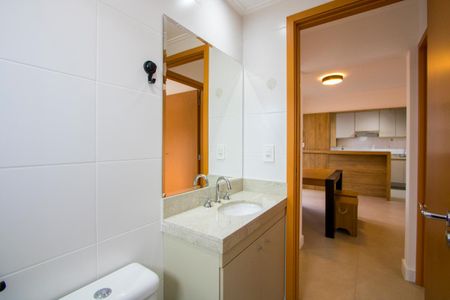 Apartamento para alugar com 64m², 2 quartos e 2 vagas Apartamento para alugar com 64m², 2 quartos e 2 vagasBanheiro social