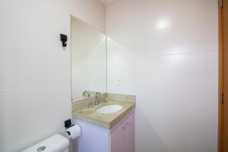 Apartamento para alugar com 64m², 2 quartos e 2 vagas Apartamento para alugar com 64m², 2 quartos e 2 vagasBanheiro do quarto 1