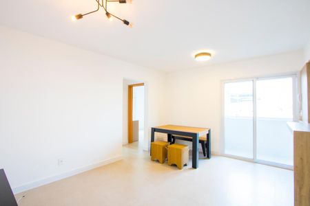 Sala de apartamento para alugar com 2 quartos, 64m² em Jardim Bela Vista, Santo André