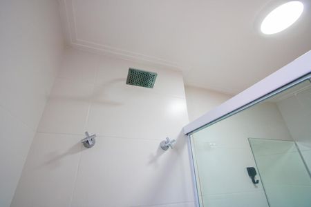 Apartamento para alugar com 64m², 2 quartos e 2 vagas Apartamento para alugar com 64m², 2 quartos e 2 vagasBanheiro do quarto 1