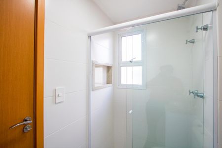 Apartamento para alugar com 64m², 2 quartos e 2 vagas Apartamento para alugar com 64m², 2 quartos e 2 vagasBanheiro do quarto 1