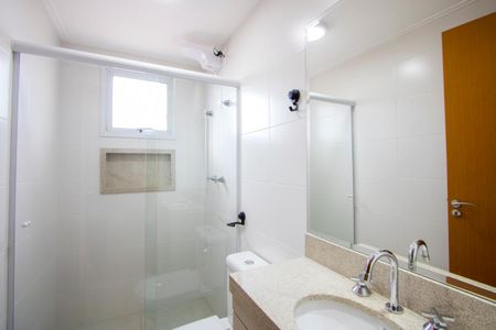 Apartamento para alugar com 64m², 2 quartos e 2 vagas Apartamento para alugar com 64m², 2 quartos e 2 vagasBanheiro social