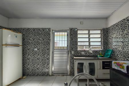 Casa para alugar com 100m², 2 quartos e 2 vagasCozinha 