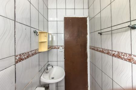 Casa para alugar com 100m², 2 quartos e 2 vagasBanheiro 