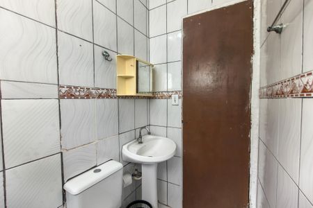 Casa para alugar com 100m², 2 quartos e 2 vagasBanheiro 