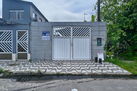 Casa para alugar com 100m², 2 quartos e 2 vagasFachada